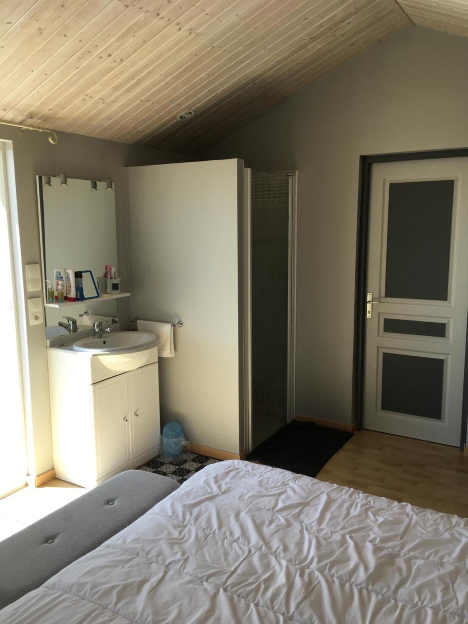 Chambre Grise Barbâtre Екстериор снимка